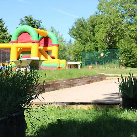 مكان تخييم Domaine De Mepillat