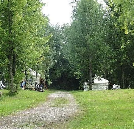 مكان تخييم Domaine De Mepillat Saint-Nizier-le-Bouchoux